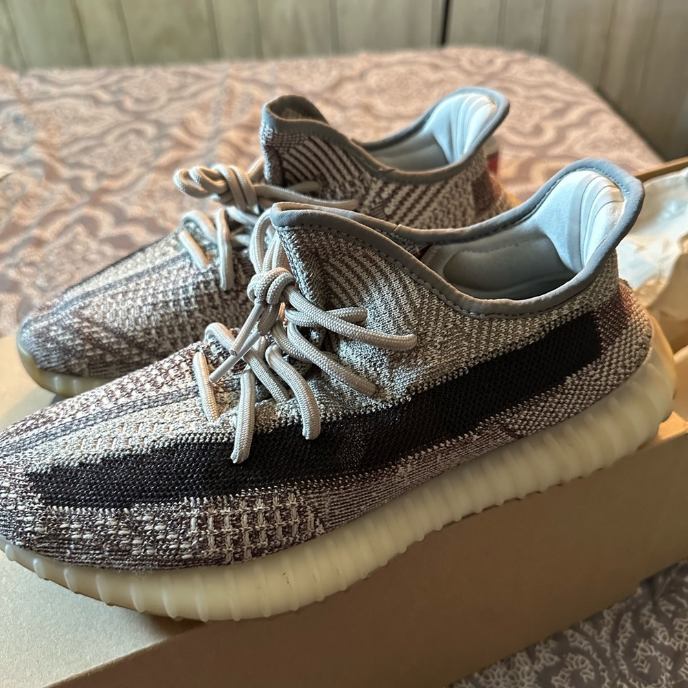 Yeezy Boost 350 V2. Zyon. Size 8.5.